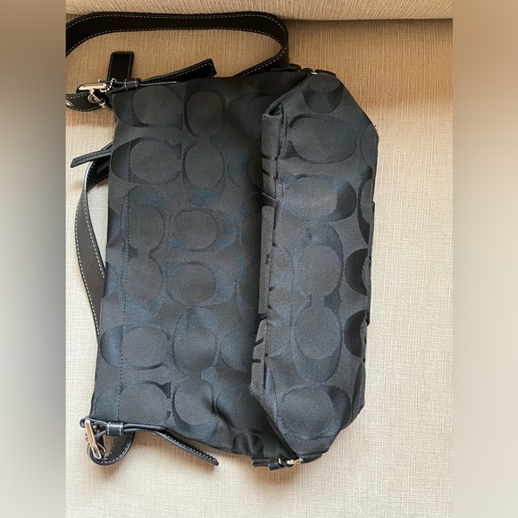 Coach F15067 black shoulder bag , adjustable strap, outside zipper.11”X14” - Picture 5 of 6